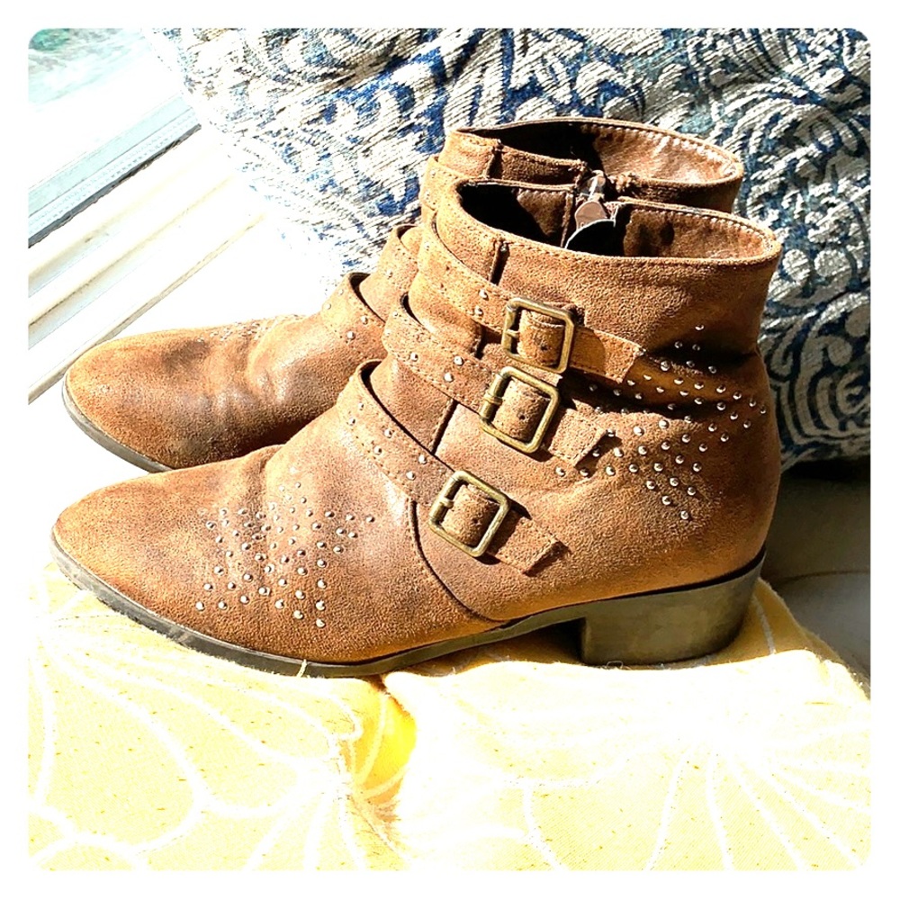 Mia girls  size 4 brown booties